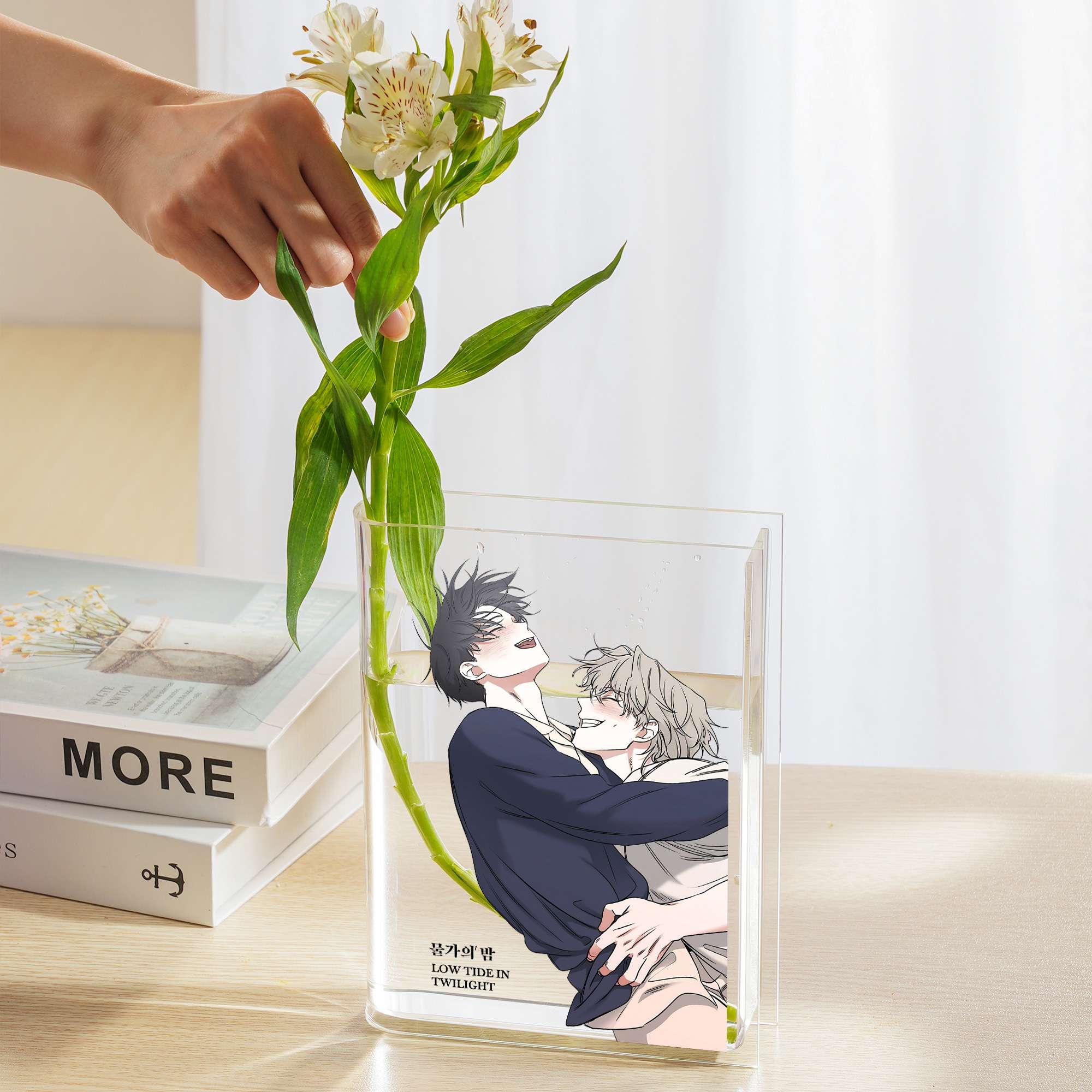 Manhwa Character Acrylic Vase Manhwa Character Acrylic Vase